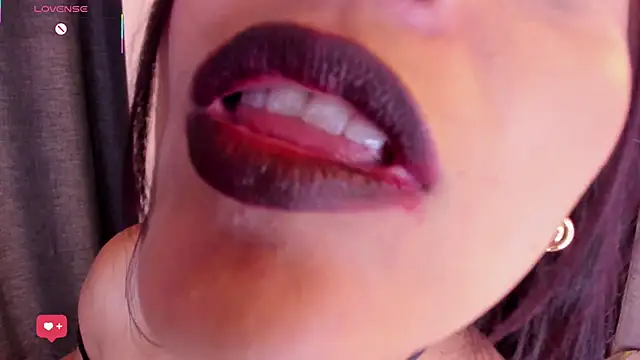 Snapshot of katrina_kaif_x chatting on October 31, 8:02 pm katrina kaif x online show from October 31, 8:02 pm