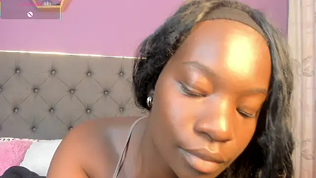 Snapshot of lanna_bx chatting on October 27, 7:30 pm lanna bx online show from October 27, 7:30 pm