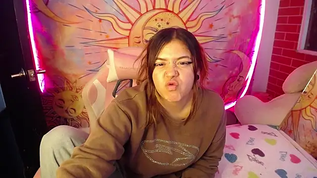 sara winehouse1 online show from November 11, 11:13 pm