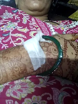 Snapshot of Ritasingh-0461 chatting on October 13, 12:24 am Ritasingh-0461 online show from October 13, 12:24 am