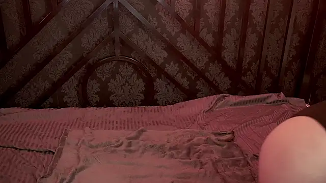 Snapshot of RosieMoons chatting on October 13, 7:38 pm RosieMoons online show from October 13, 7:38 pm