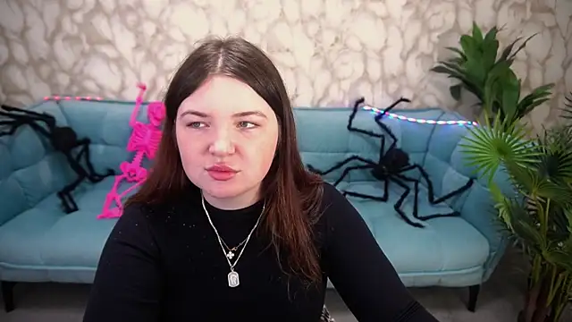 Snapshot of RosieMoons chatting on October 24, 7:21 pm RosieMoons online show from October 24, 7:21 pm