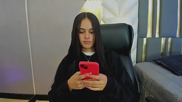 ChloeHarper  online show from April 16, 12:16 pm