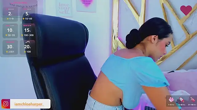 ChloeHarper  online show from October 2, 7:08 pm