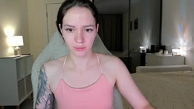 Sonia moon  online show from October 18, 2:25 am