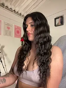 violet-333 online show from September 26, 3:04 am