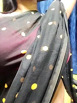 Shreya727 online show from November 12, 7:45 pm