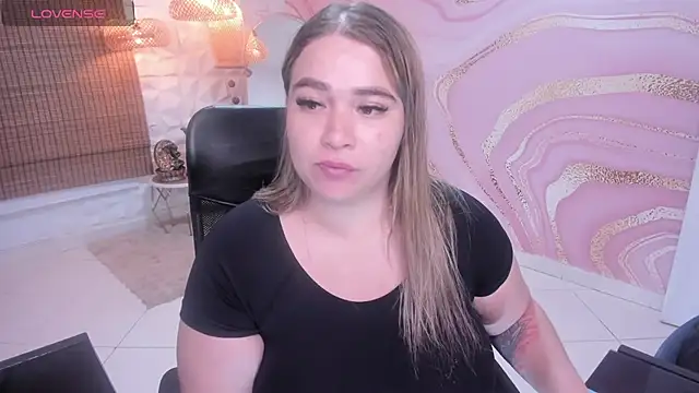 Snapshot of meliboobs_ chatting on October 25, 3:36 am meliboobs online show from October 25, 3:36 am