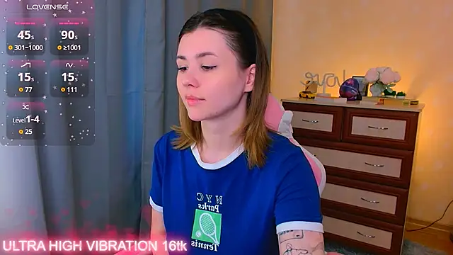 Snapshot of cutie_mili chatting on September 18, 7:40 am cutie mili online show from September 18, 7:40 am