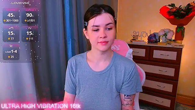 Snapshot of cutie_mili chatting on October 2, 8:08 am cutie mili online show from October 2, 8:08 am