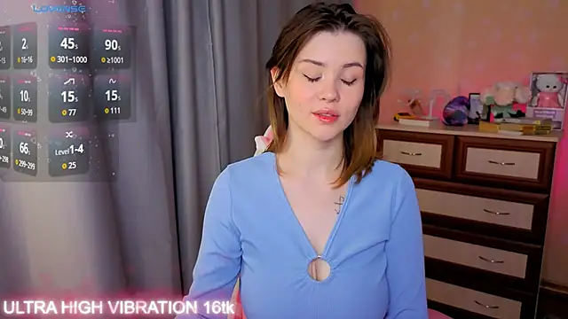 Snapshot of cutie_mili chatting on November 1, 8:18 am cutie mili online show from November 1, 8:18 am