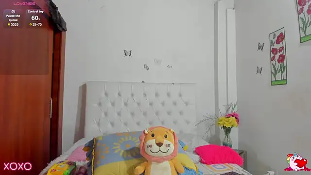 Snapshot of VenussVega chatting on October 10, 3:50 pm VenussVega online show from October 10, 3:50 pm