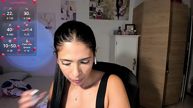 Snapshot of VeronikaOlsen chatting on September 12, 9:44 pm VeronikaOlsen online show from September 12, 9:44 pm