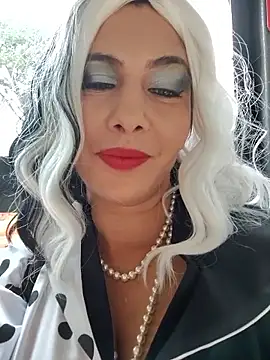 scarlett moore online show from October 31, 2:43 pm