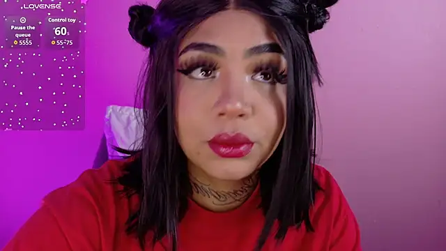 foxxy-lov3 online show from April 15, 2:17 pm