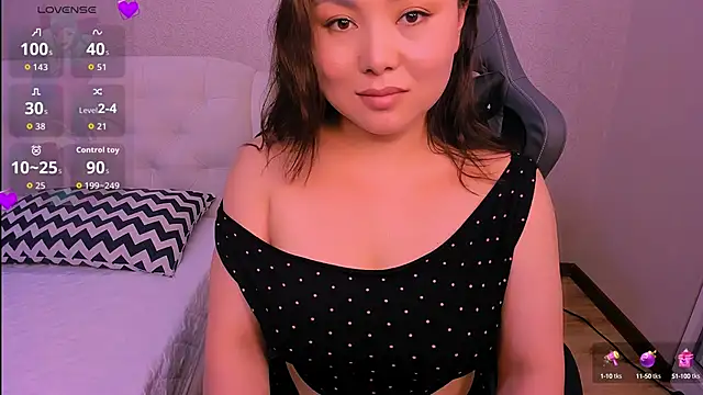 Snapshot of HinaJeen chatting on September 18, 8:24 am HinaJeen online show from September 18, 8:24 am