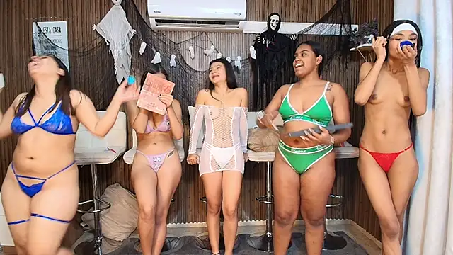 Snapshot of fetishcouples47 chatting on October 16, 11:24 am fetishcouples47 online show from October 16, 11:24 am