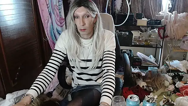 Ombeline1 online show from October 21, 2:10 pm