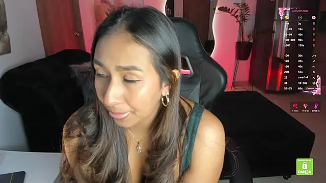 Snapshot of AmelyaMann chatting on October 16, 1:47 pm AmelyaMann online show from October 16, 1:47 pm