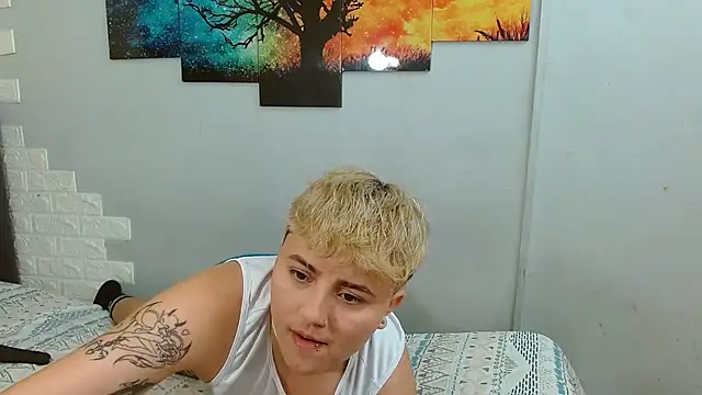 isabeautyx19 online show from October 9, 1:43 am