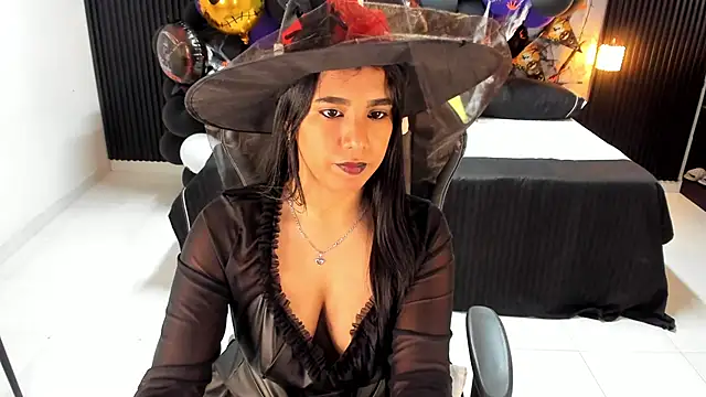 Snapshot of Ivy_16 chatting on October 31, 12:31 pm Ivy 16 online show from October 31, 12:31 pm