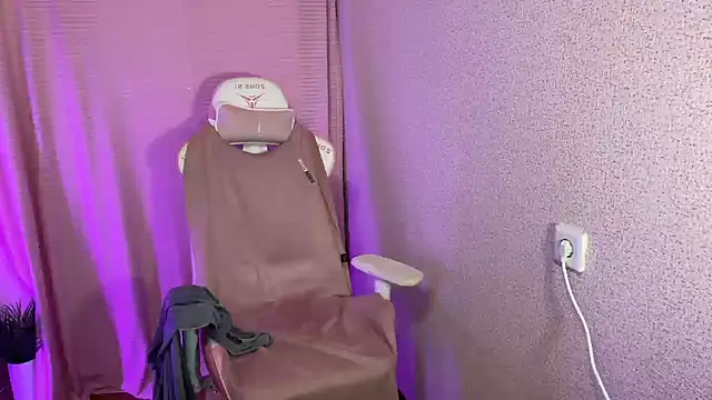 Snapshot of Katrin__kiss chatting on October 14, 5:48 pm Katrin  kiss online show from October 14, 5:48 pm