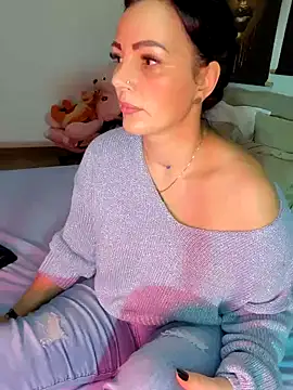 ReiyaRey online show from February 3, 9:51 pm