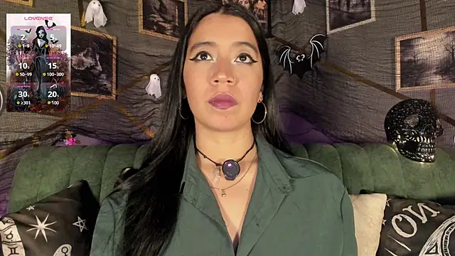 Snapshot of Bellax99_ chatting on October 31, 12:01 am Bellax99 online show from October 31, 12:01 am