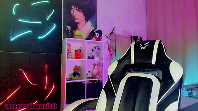 snake  bites online show from September 22, 8:40 pm