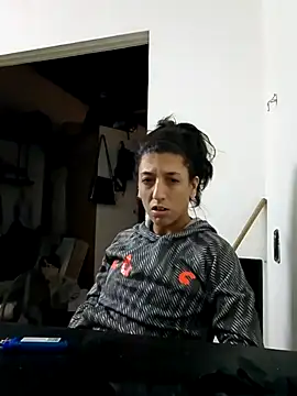 Snapshot of gala2 chatting on October 26, 9:27 am gala2 online show from October 26, 9:27 am