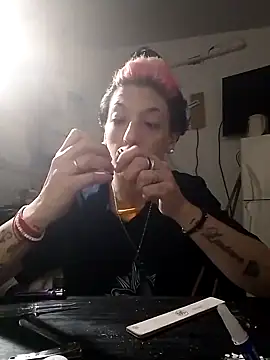 Snapshot of gala2 chatting on September 18, 1:53 pm gala2 online show from September 18, 1:53 pm