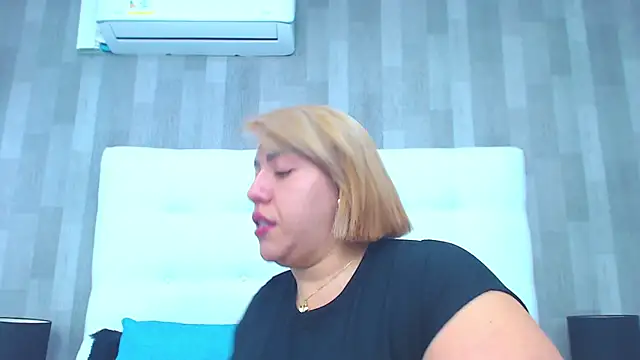 LeahMillerr online show from September 23, 12:25 pm