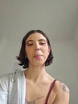 licoricepizza online show from November 23, 1:24 pm