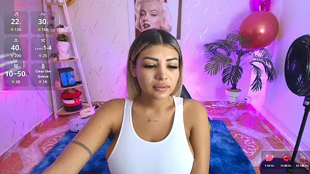 Snapshot of SALOOMEE__ chatting on October 12, 1:35 pm SALOOMEE online show from October 12, 1:35 pm