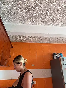 SALOOMEE   online show from November 15, 1:56 pm