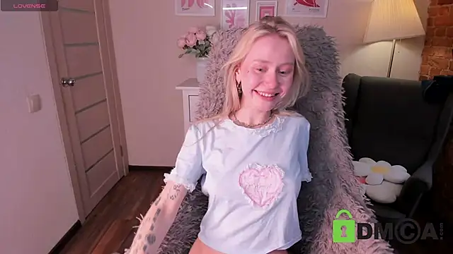 MalenaErnman online show from October 10, 10:42 am