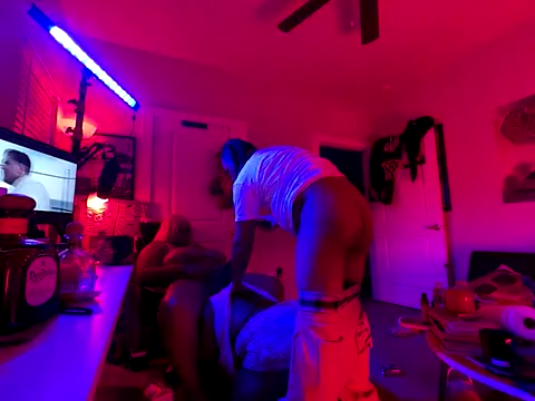 4EVAGLACIERS online show from October 5, 6:18 am