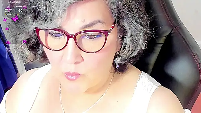 Snapshot of cataleya_mom chatting on October 2, 4:39 am cataleya mom online show from October 2, 4:39 am