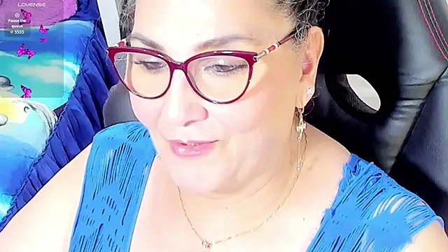 Snapshot of cataleya_mom chatting on October 5, 6:40 am cataleya mom online show from October 5, 6:40 am