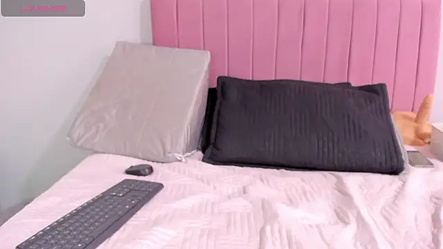 alexa pariss online show from April 16, 8:41 pm