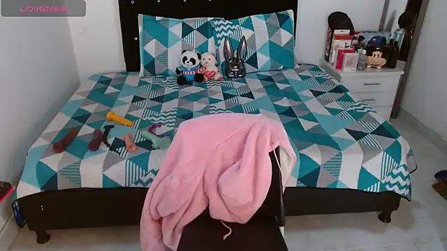 soniafuckboobs online show from September 24, 12:37 pm