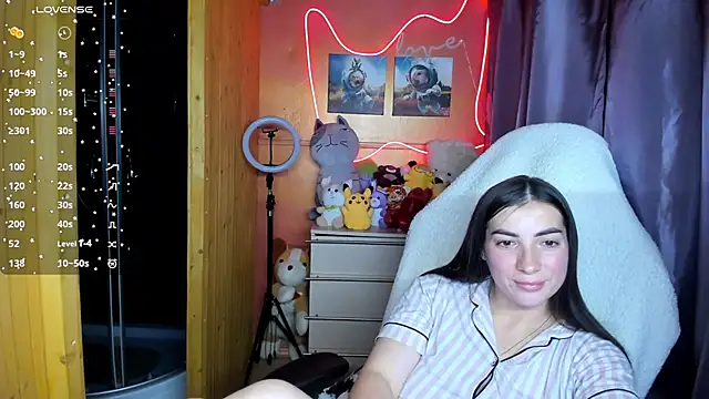 Fiery Brunette  online show from October 3, 4:12 pm