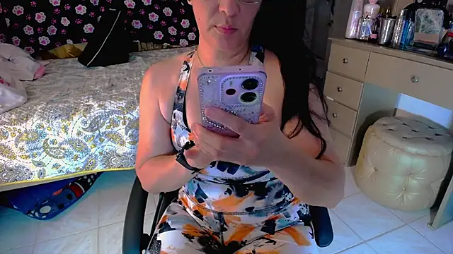 BitterMomXxx online show from April 18, 3:09 am