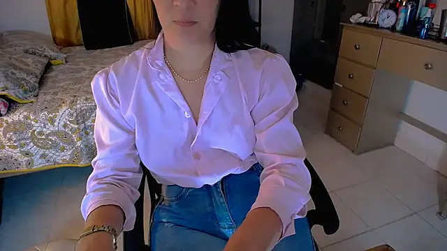 BitterMomXxx online show from April 15, 4:51 pm