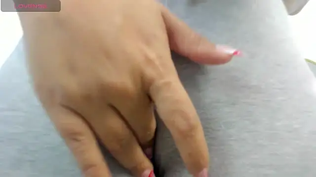 Snapshot of ayla13_ chatting on September 29, 7:52 pm ayla13  online show from September 29, 7:52 pm