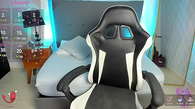 ayla13  online show from November 5, 7:41 pm