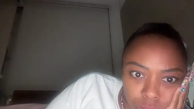 ChocolateCakeQueen online show from February 7, 1:20 am