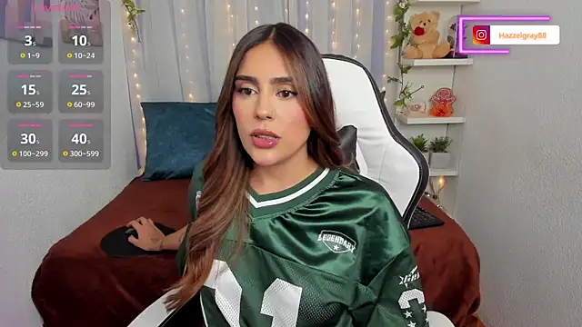 HazzelGray online show from December 16, 4:35 pm