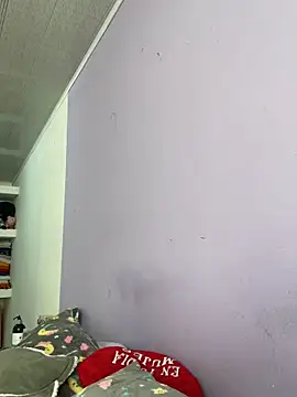 hannahb-e online show from December 2, 6:10 pm