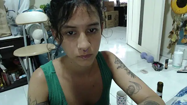 AlinaWoolf  online show from April 16, 9:39 pm